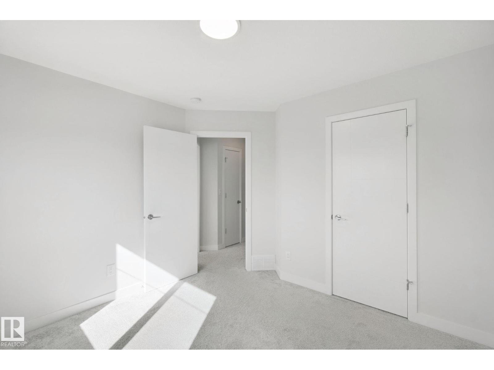 72 Royal St Property Photo 34