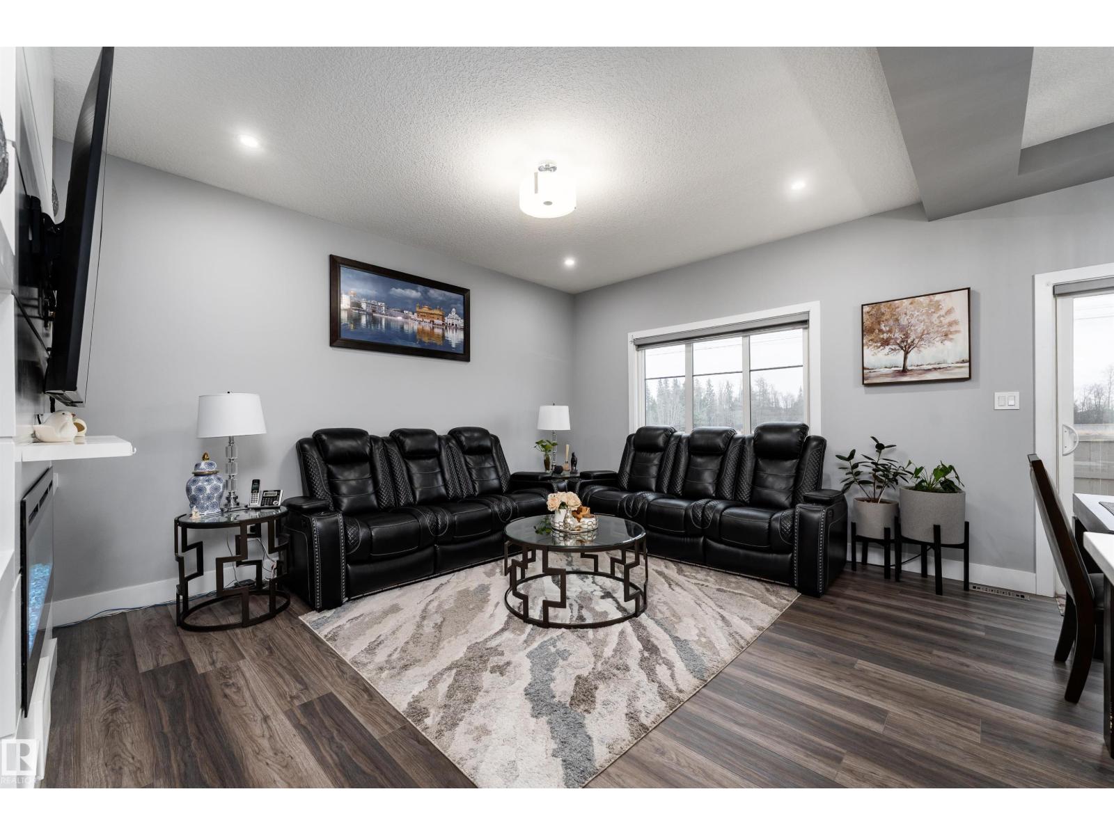 1613 Enright Wy Nw Property Photo 4