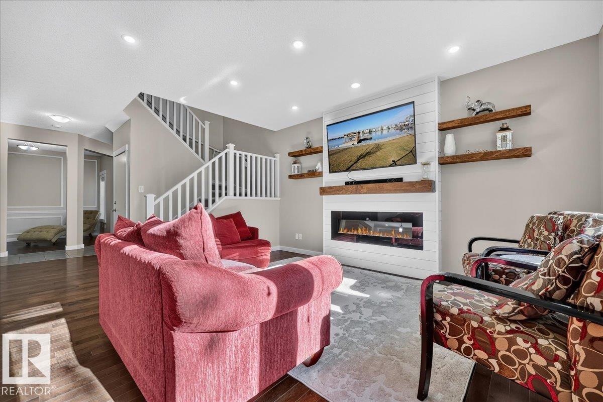 8515 19 Av Sw Property Photo 4