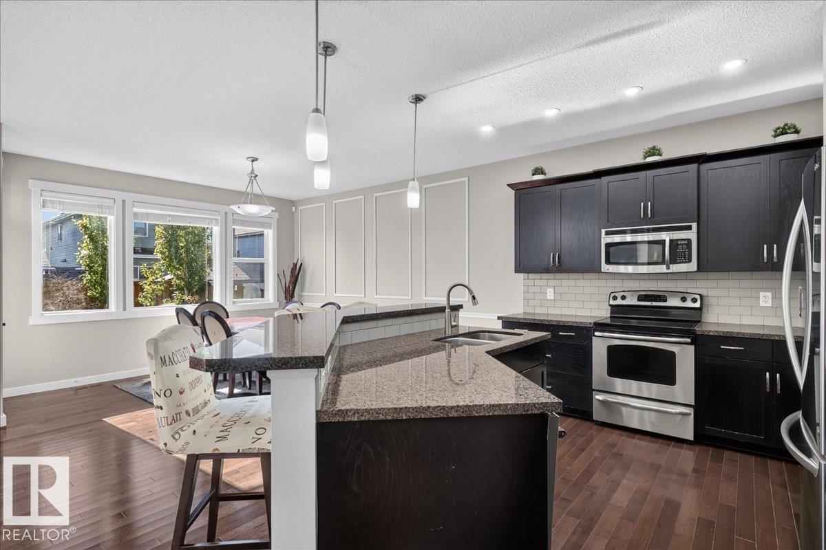 8515 19 Av Sw Property Photo 6