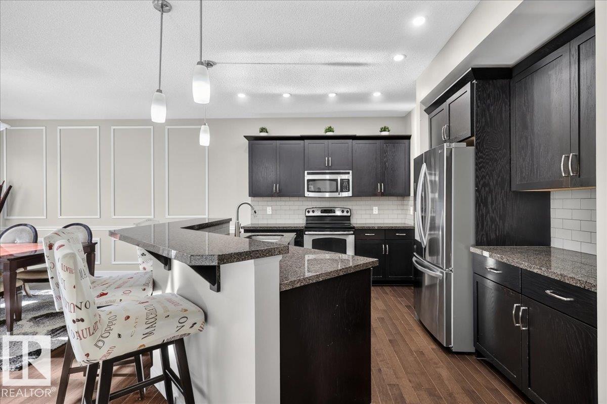 8515 19 Av Sw Property Photo 9
