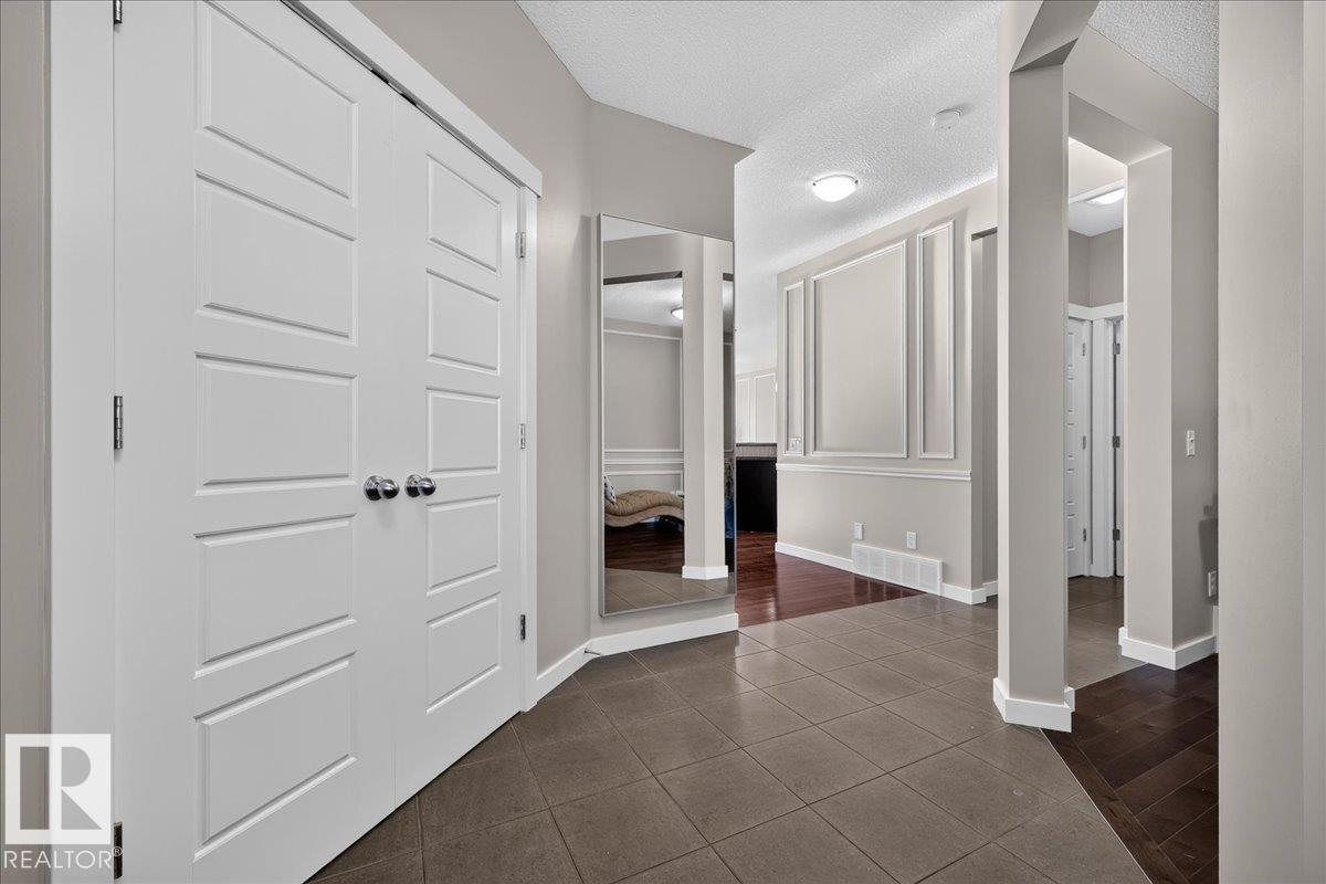 8515 19 Av Sw Property Photo 18