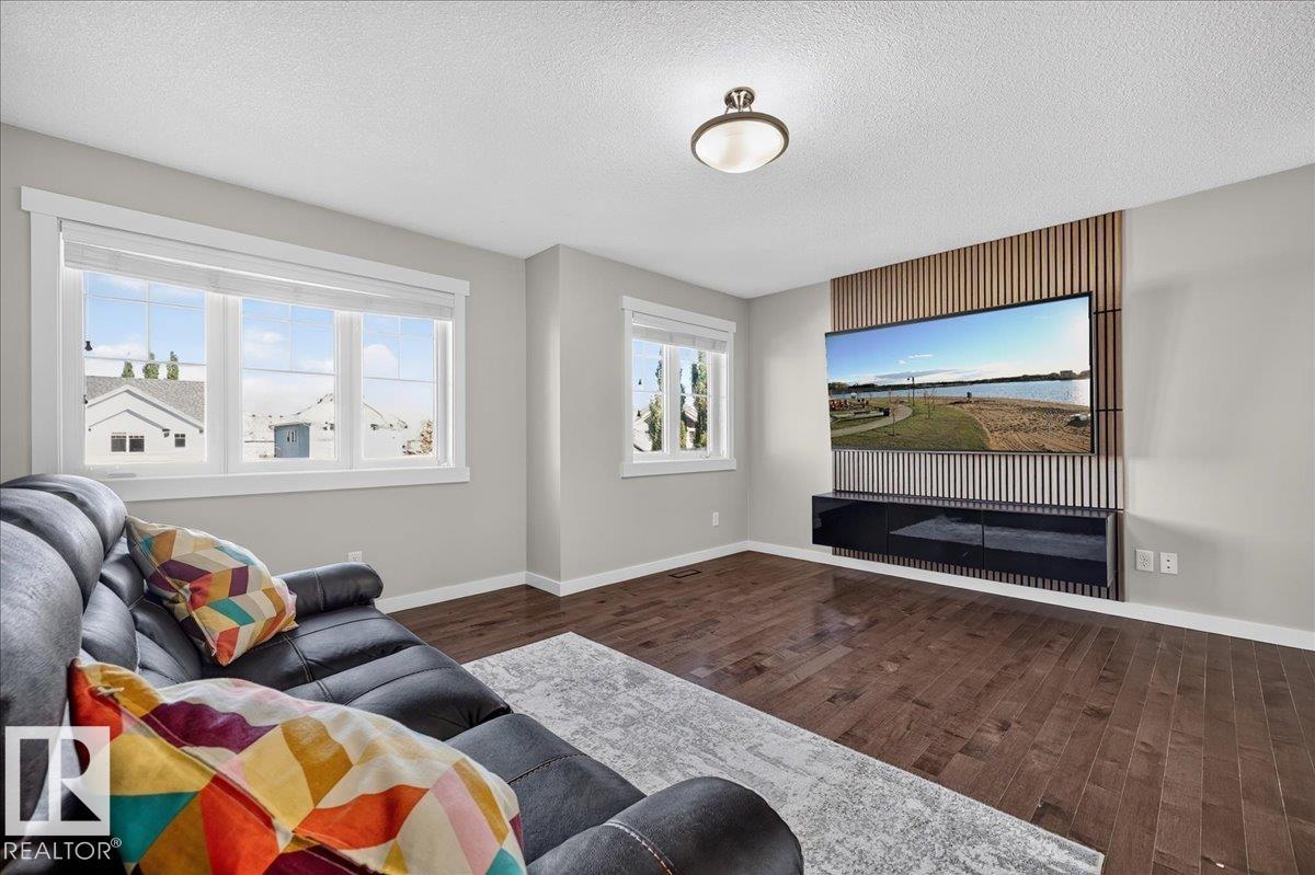 8515 19 Av Sw Property Photo 22