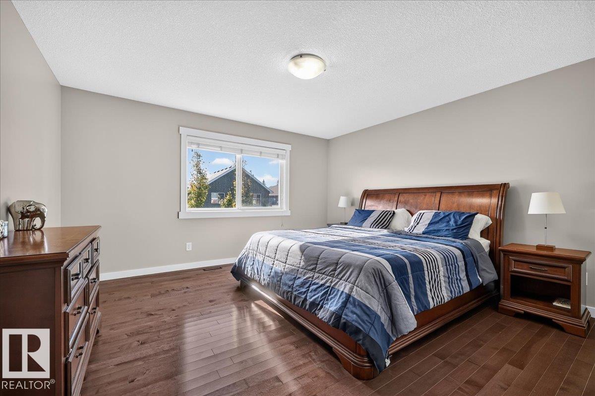 8515 19 Av Sw Property Photo 23