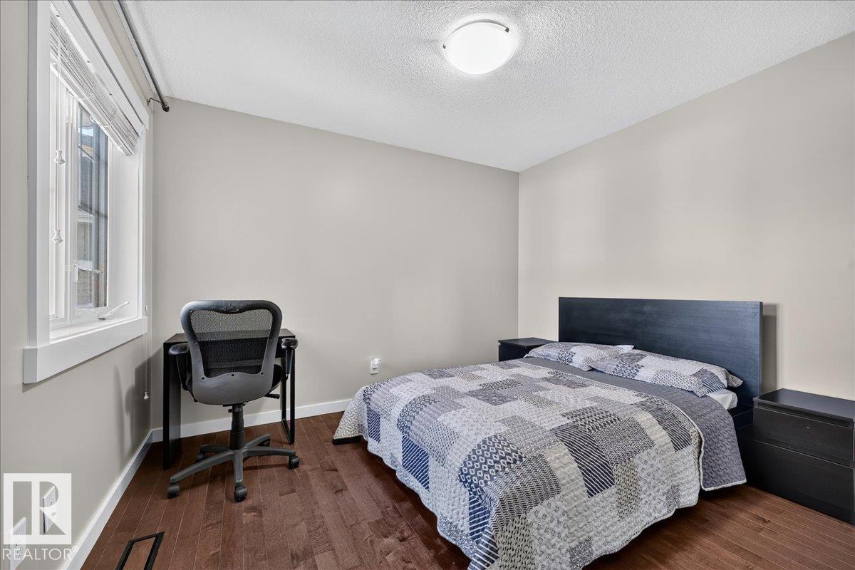 8515 19 Av Sw Property Photo 30