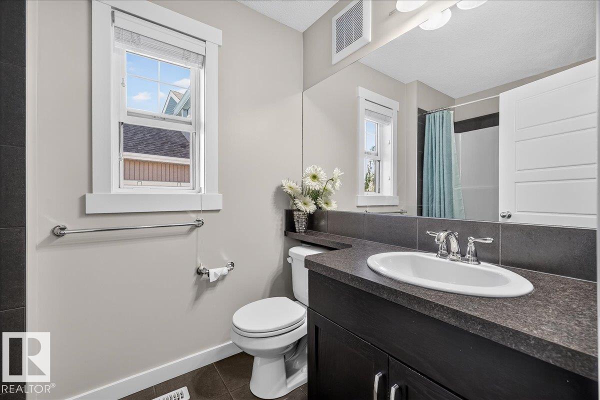 8515 19 Av Sw Property Photo 31
