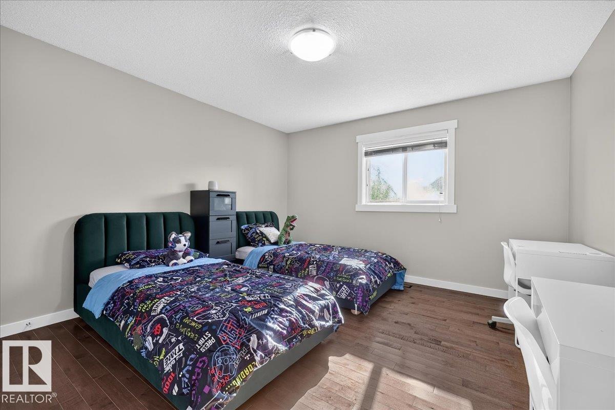8515 19 Av Sw Property Photo 32