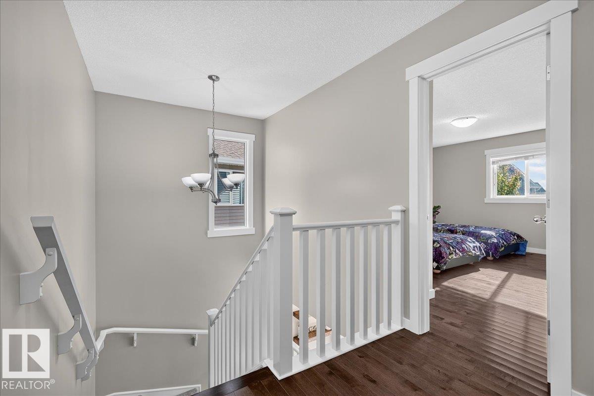 8515 19 Av Sw Property Photo 33
