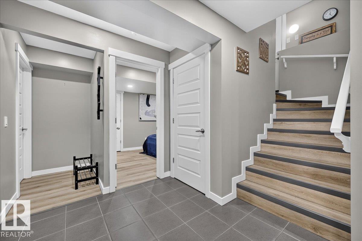 8515 19 Av Sw Property Photo 34