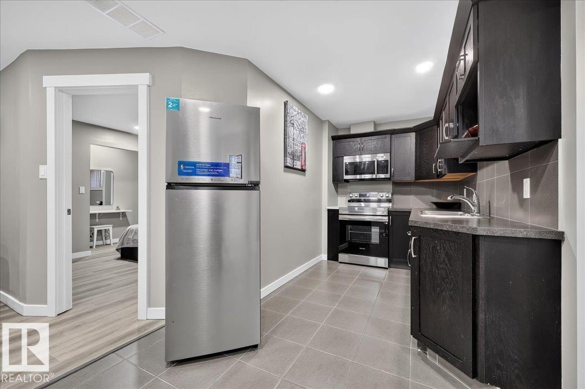8515 19 Av Sw Property Photo 39