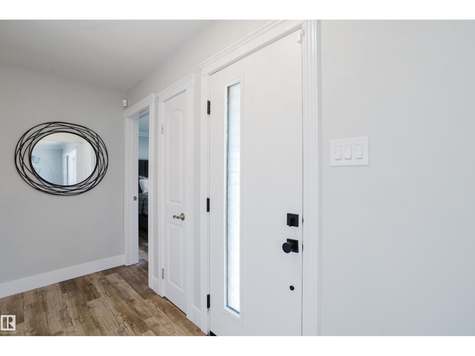 9330 162 St Nw Property Photo 2