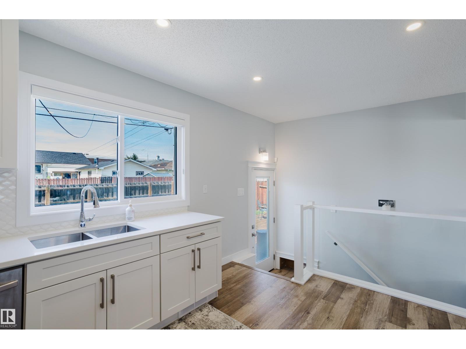 9330 162 St Nw Property Photo 13