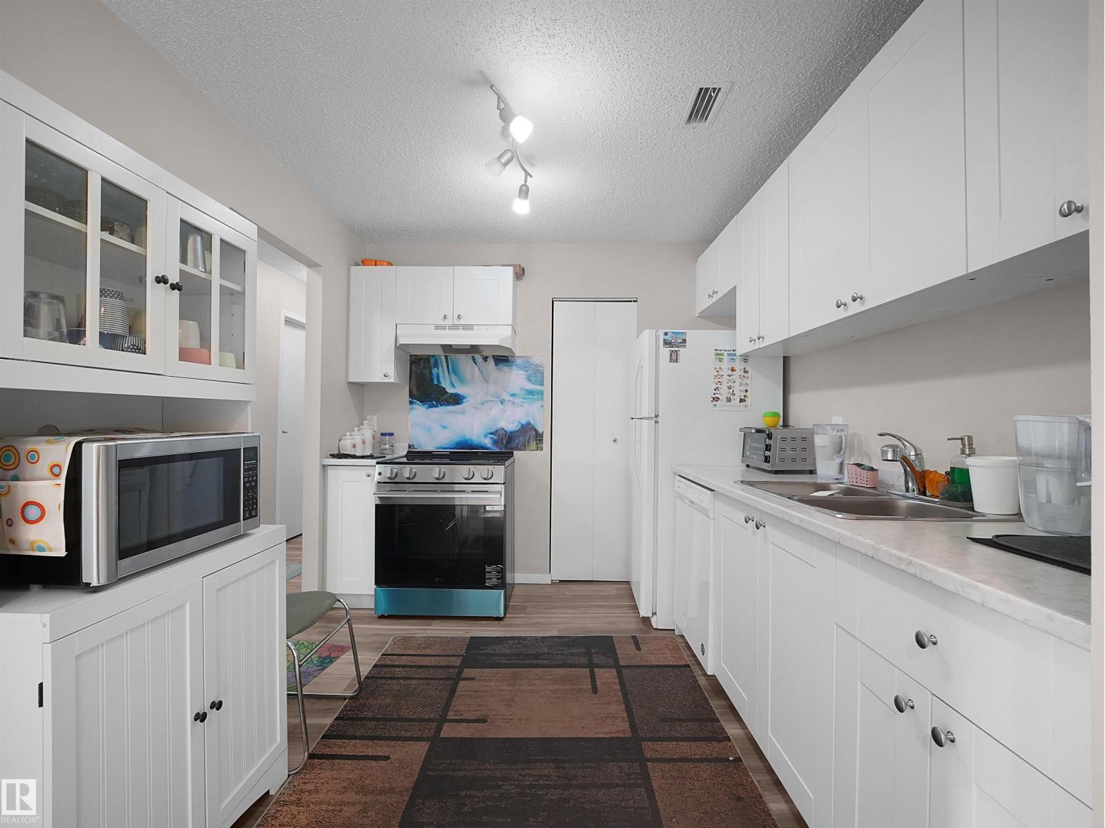 #134 2703 79 St Nw Property Photo 19