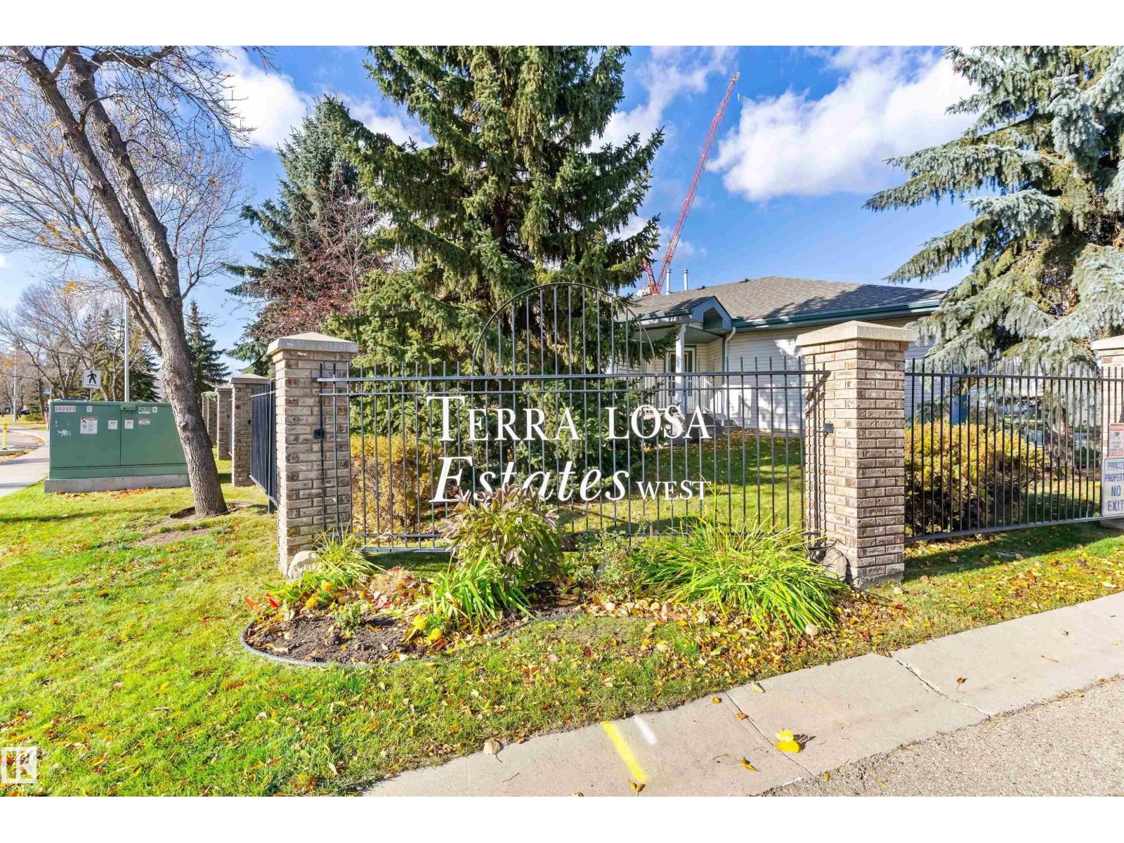 #5 17418 98a Av Nw Property Photo 5