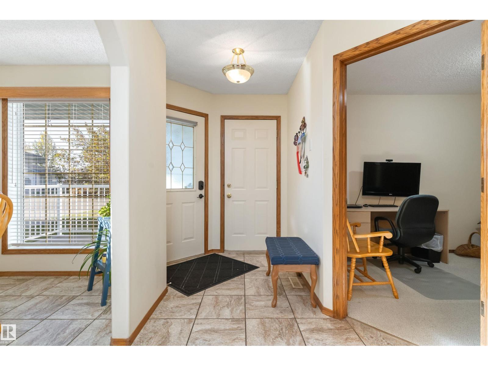 #5 17418 98a Av Nw Property Photo 6