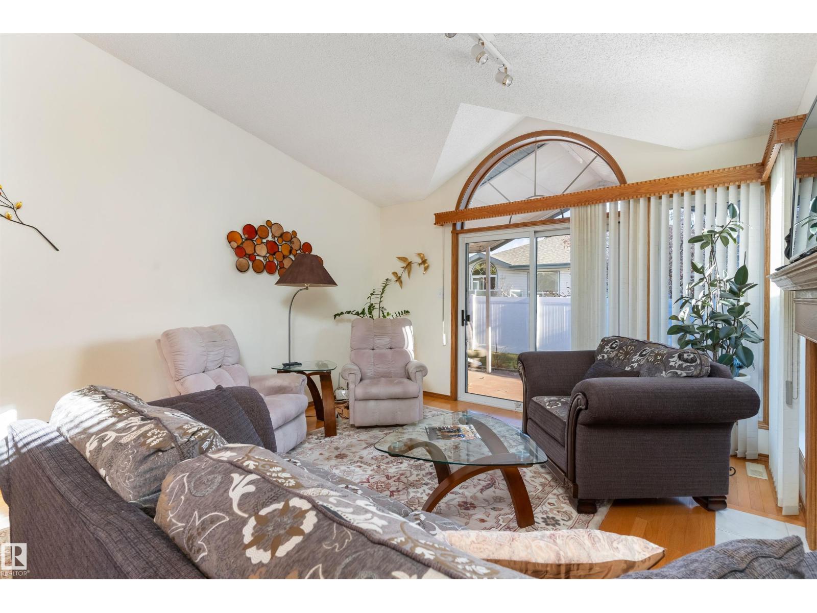 #5 17418 98a Av Nw Property Photo 12