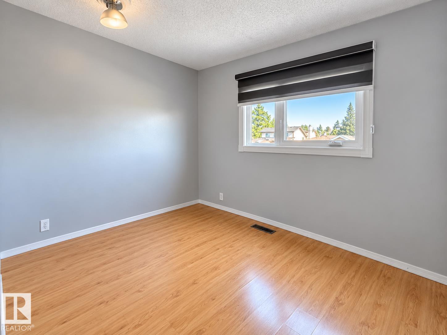 355 Kirkpatrick Cr Nw Property Photo 6