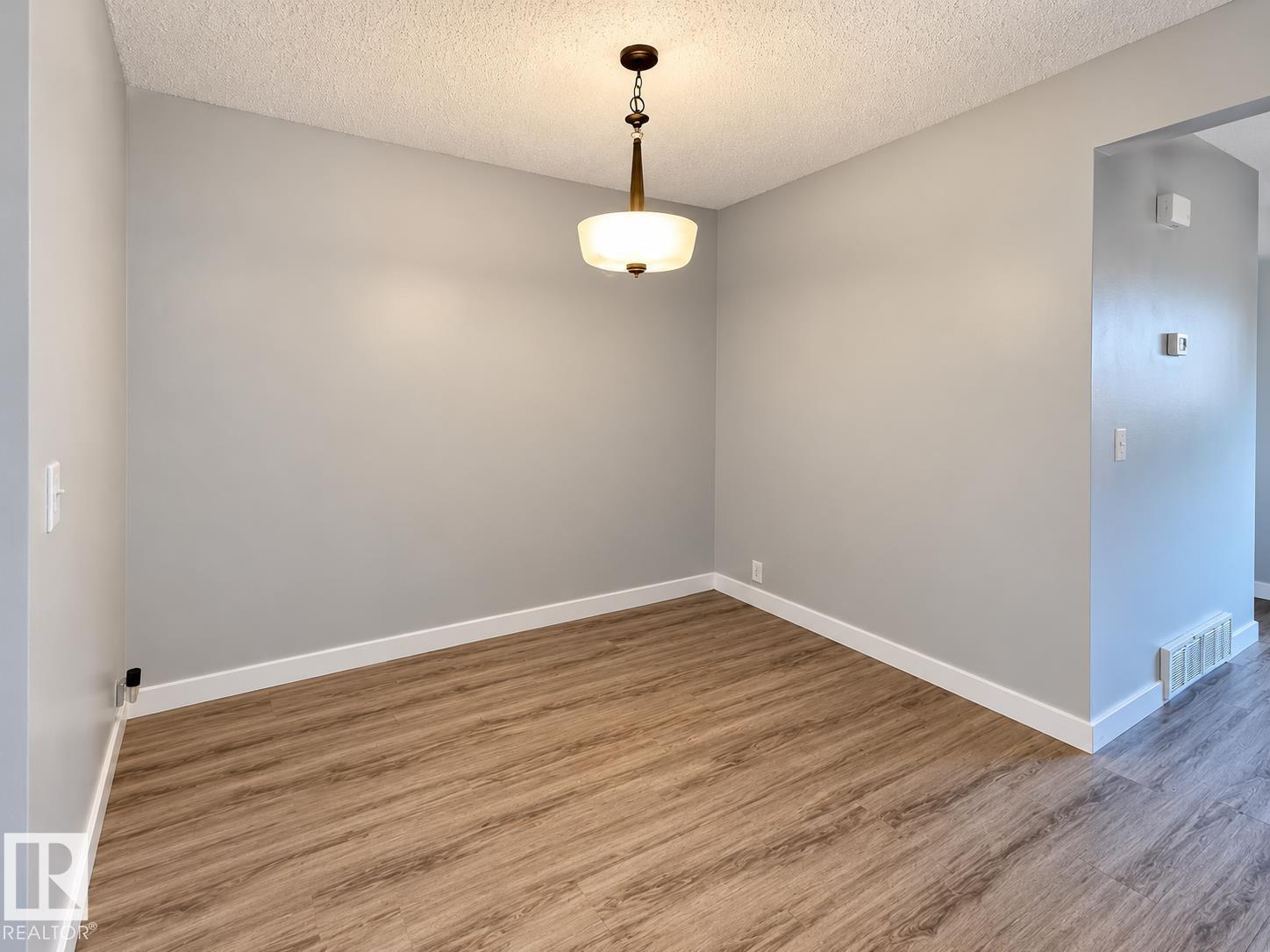355 Kirkpatrick Cr Nw Property Photo 9