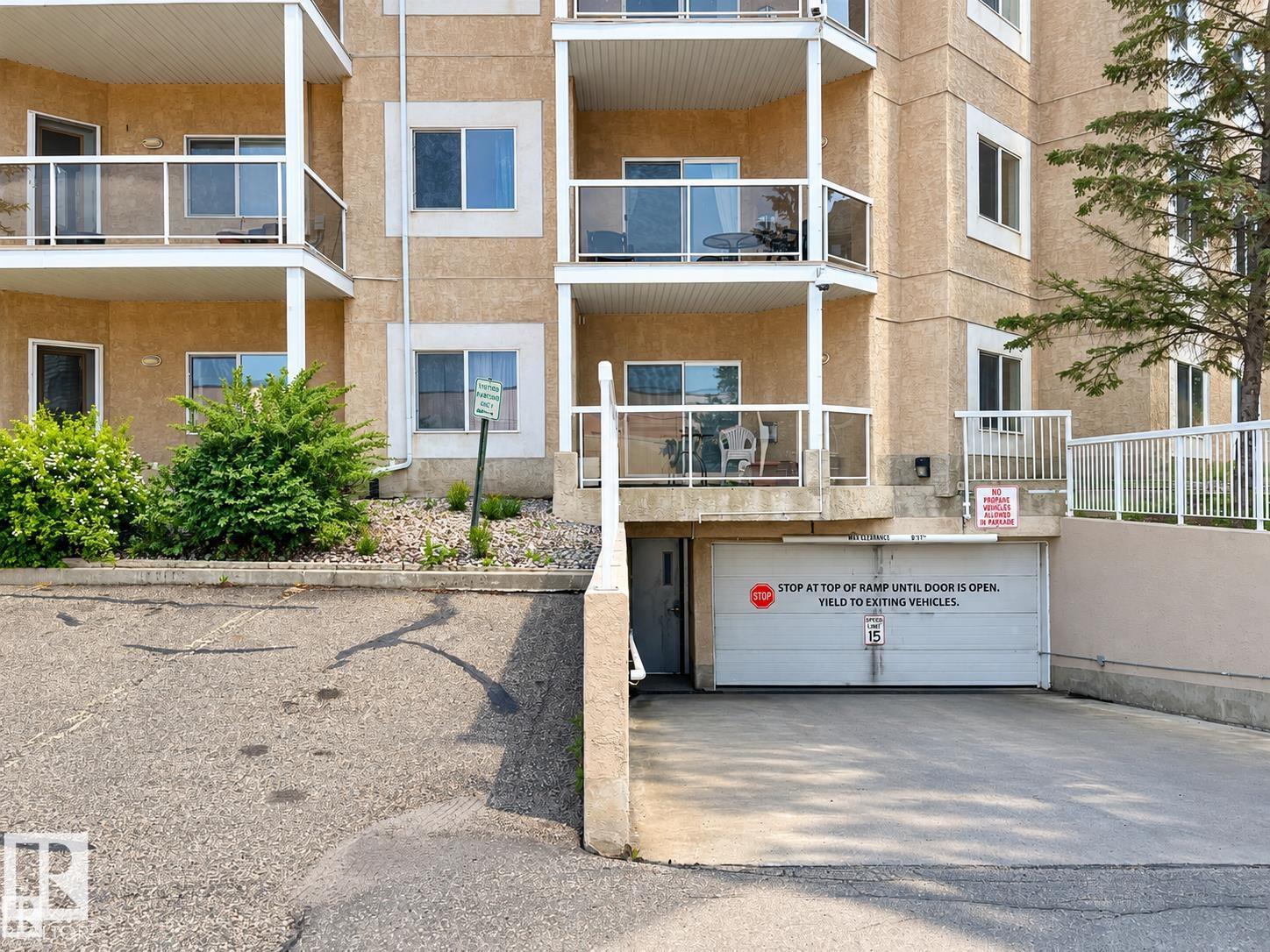#110 10511 42 Av Nw Property Photo 3