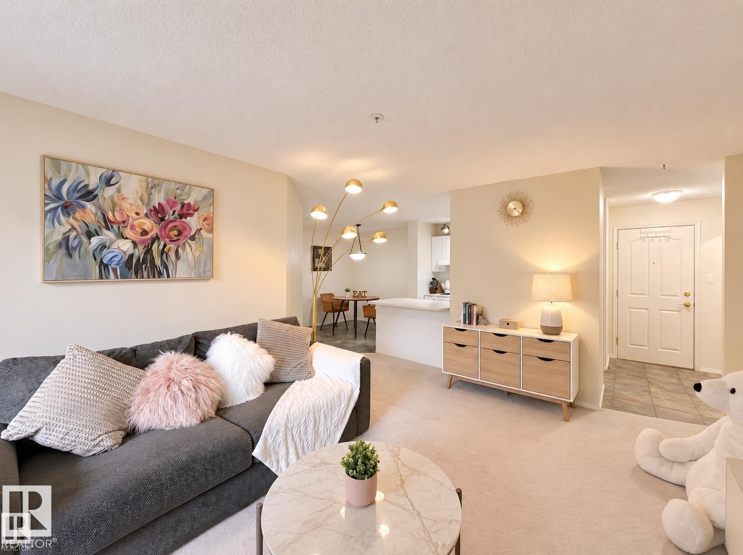 #110 10511 42 Av Nw Property Photo 11