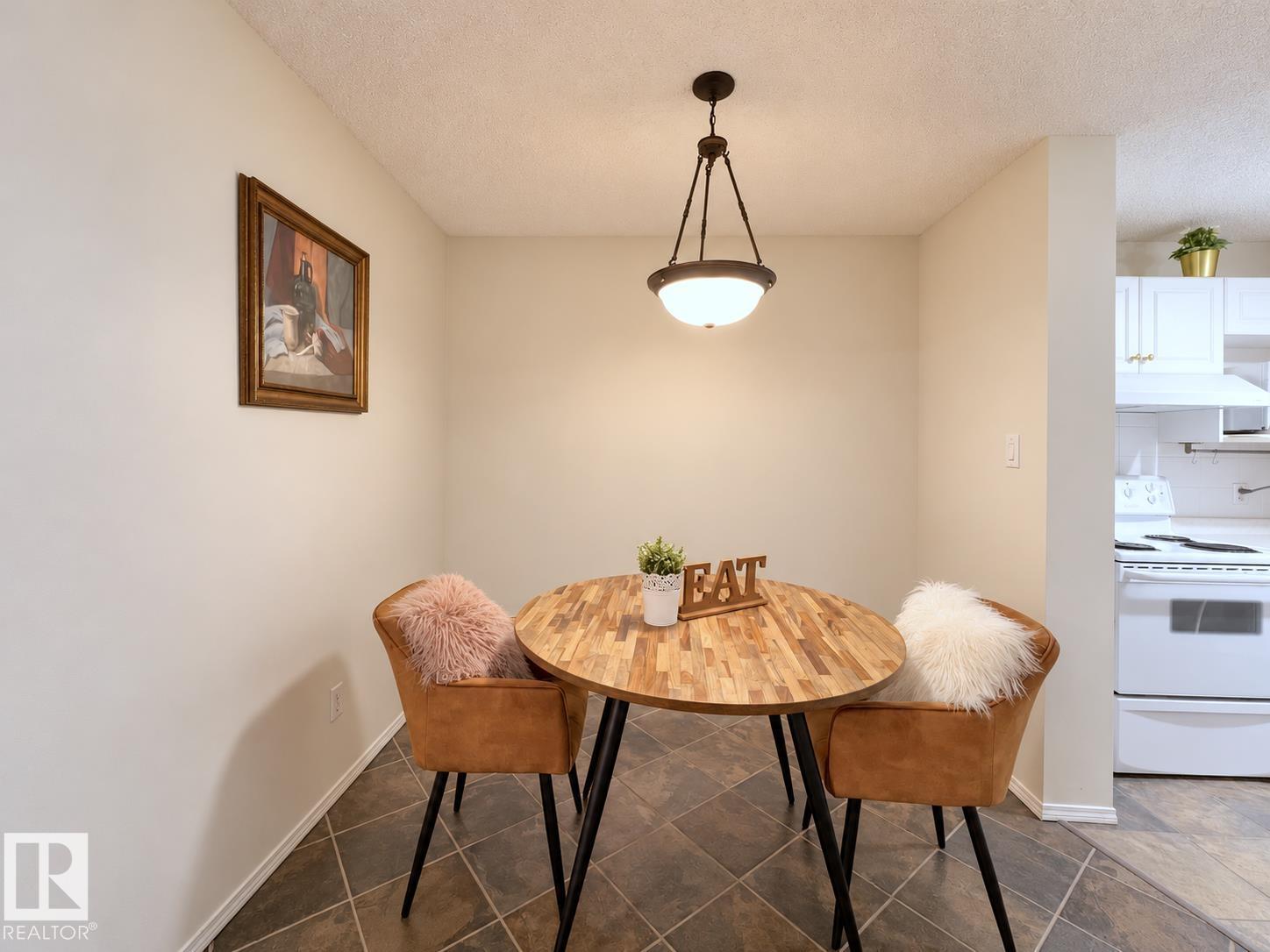 #110 10511 42 Av Nw Property Photo 17