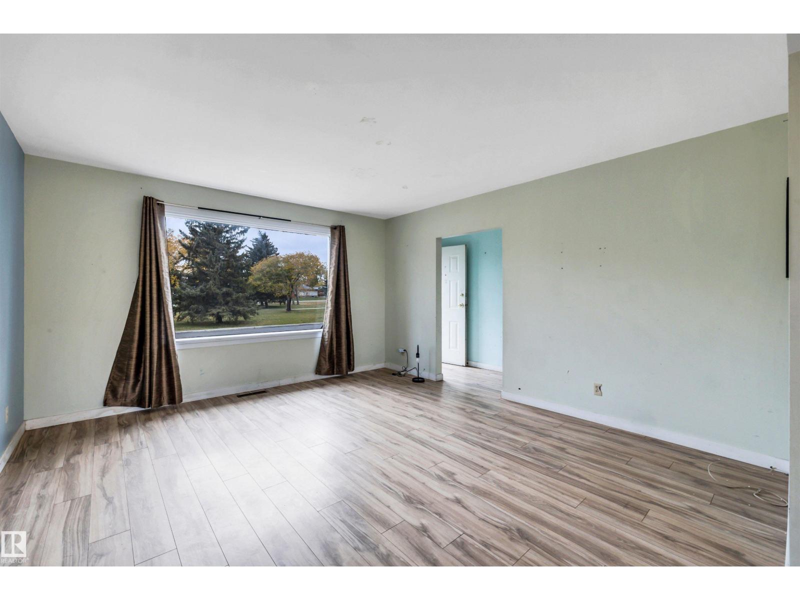 12823 94 St Nw Property Photo 7