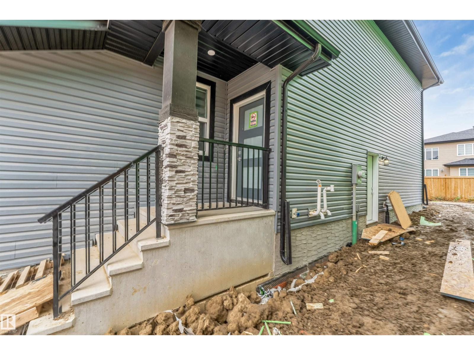 3912 39 Av Property Photo 7