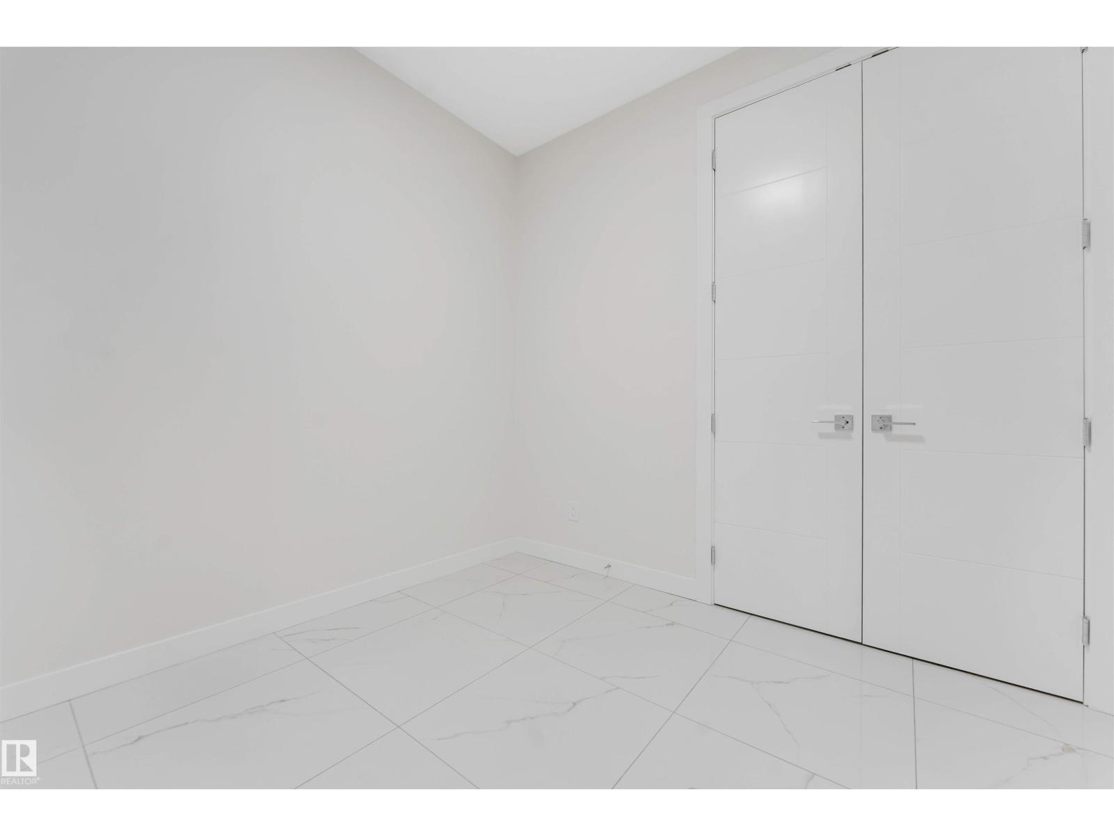 3912 39 Av Property Photo 10
