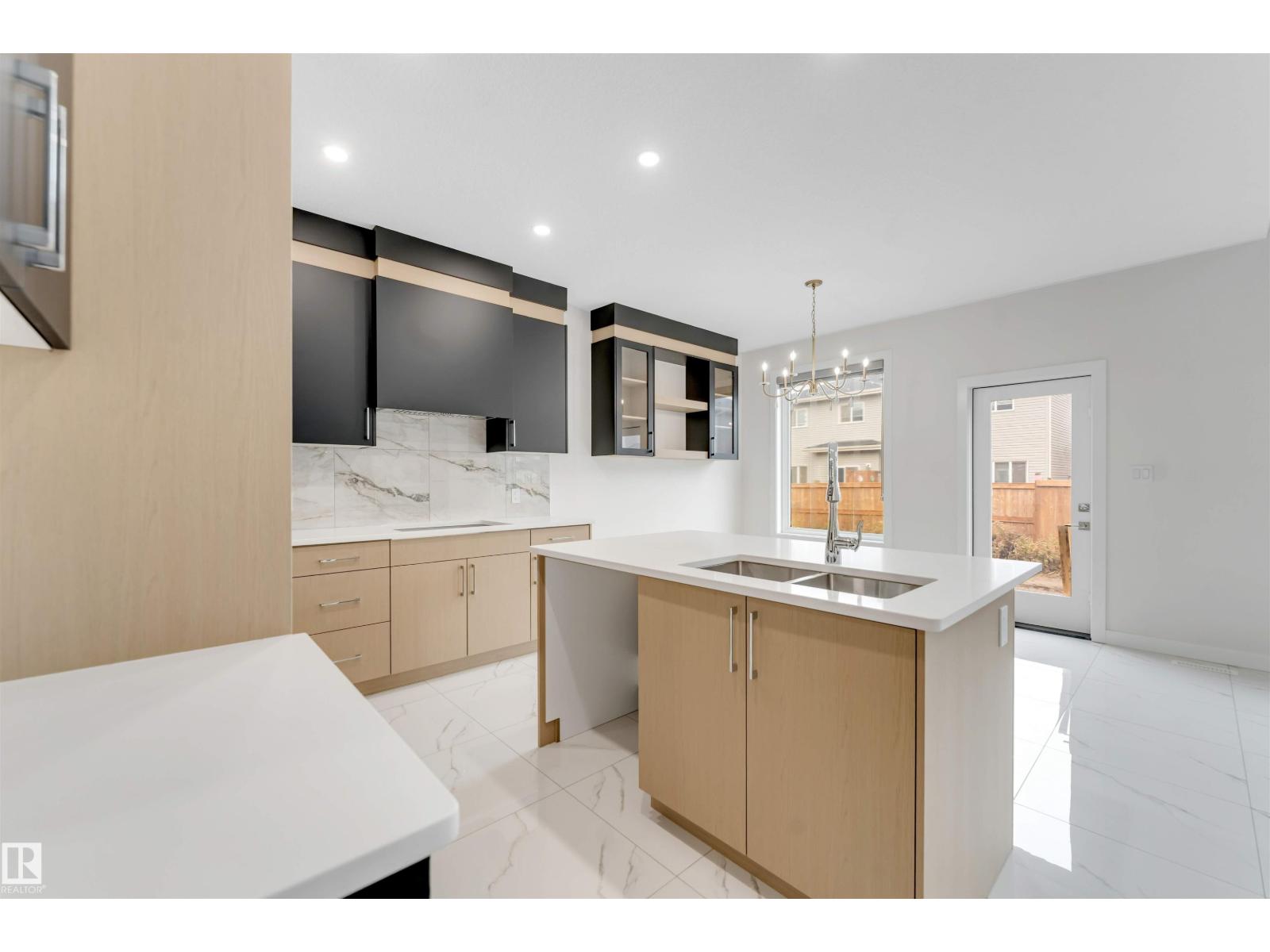 3912 39 Av Property Photo 19