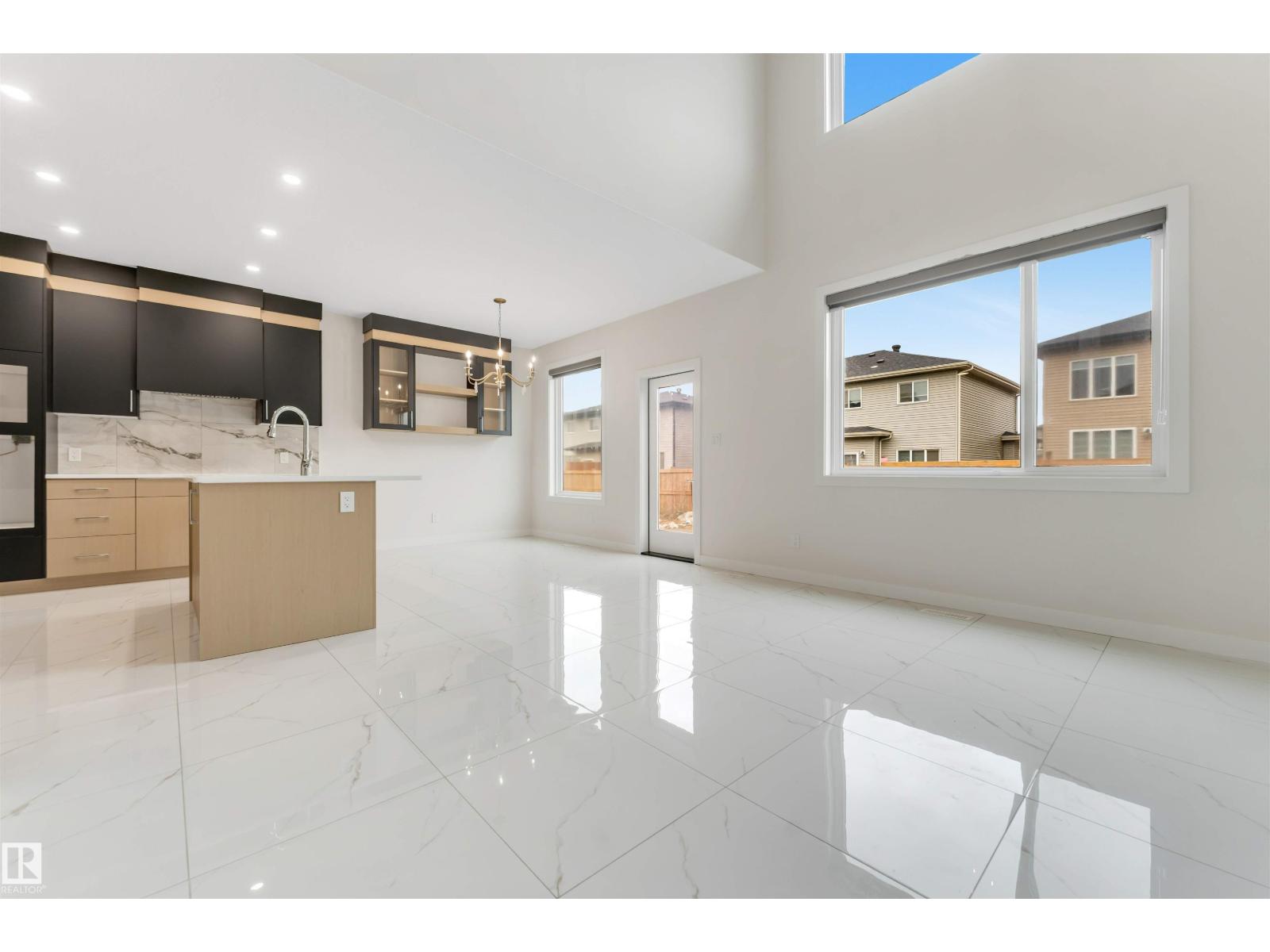 3912 39 Av Property Photo 20