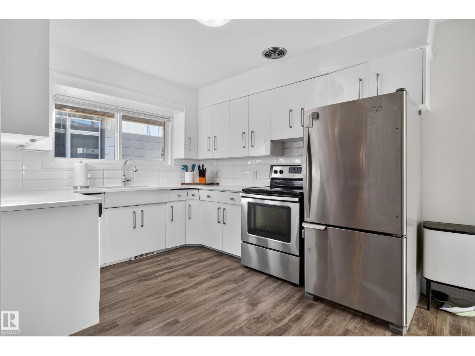 9814 79 St Nw Nw Property Photo 8
