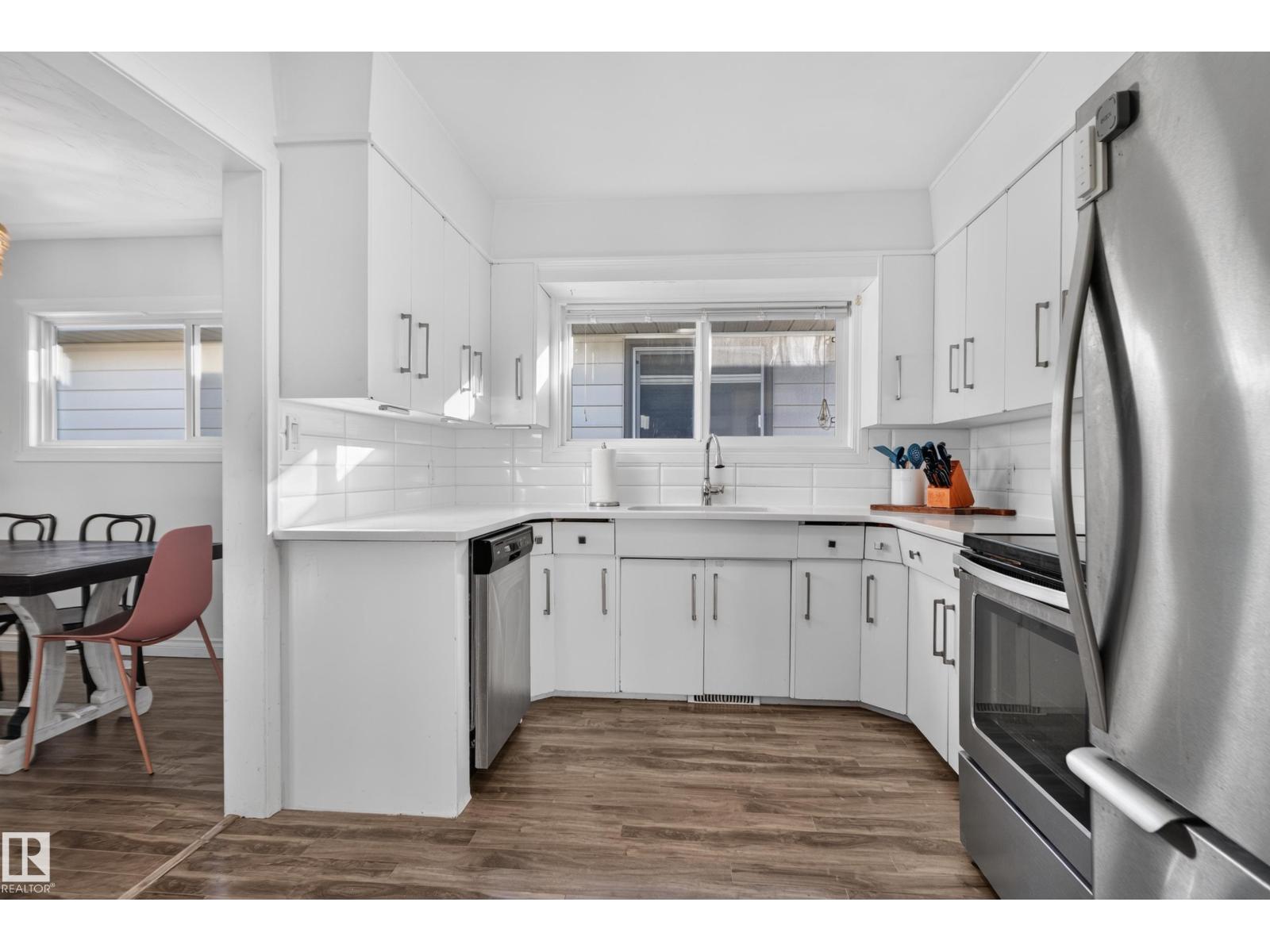 9814 79 St Nw Nw Property Photo 9