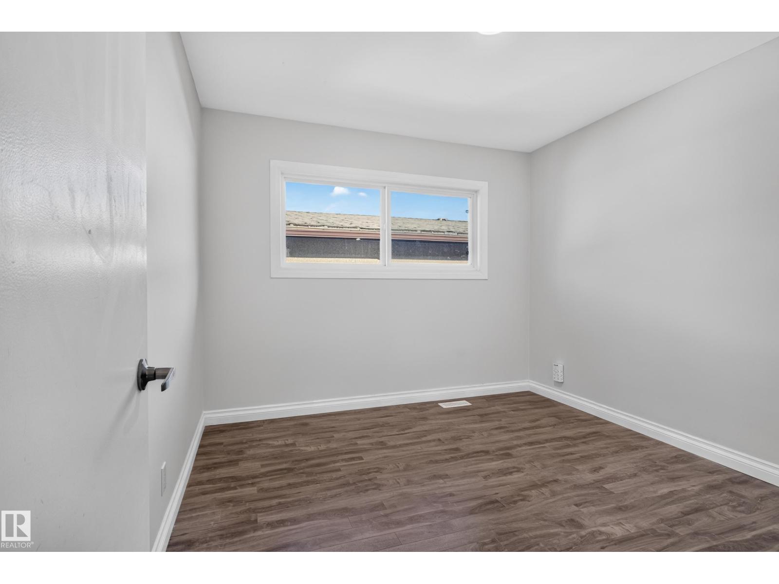 9814 79 St Nw Nw Property Photo 11