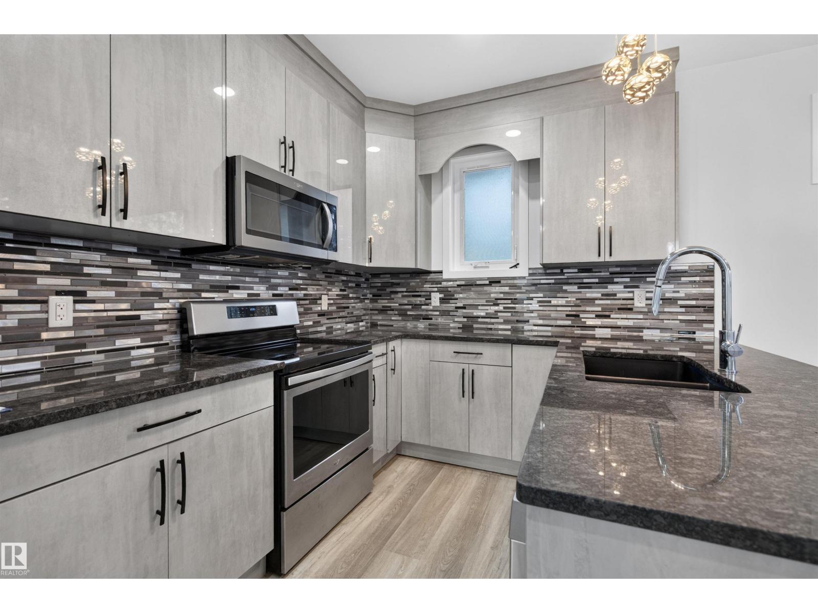 9314 107a Av Nw Property Photo 3