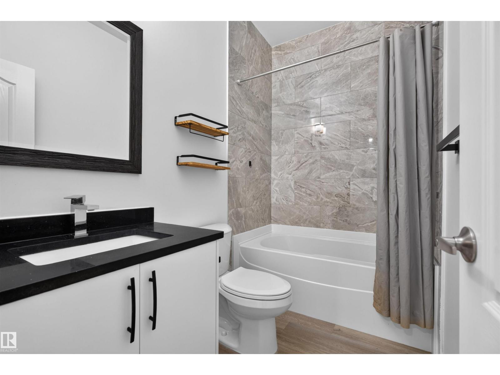 9314 107a Av Nw Property Photo 26
