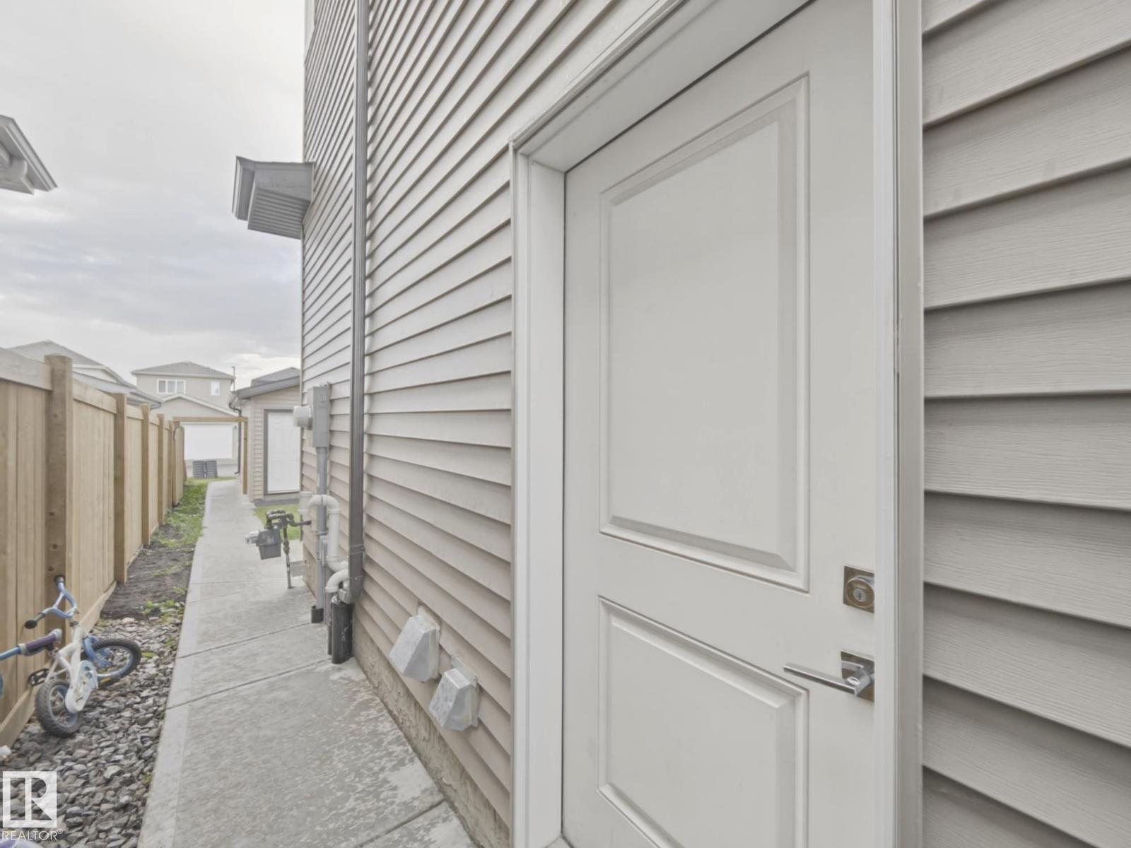 20625 99b Av Nw Property Photo 64