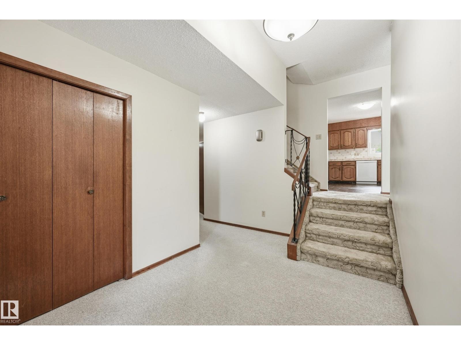 8119 24 Av Nw Property Photo 10
