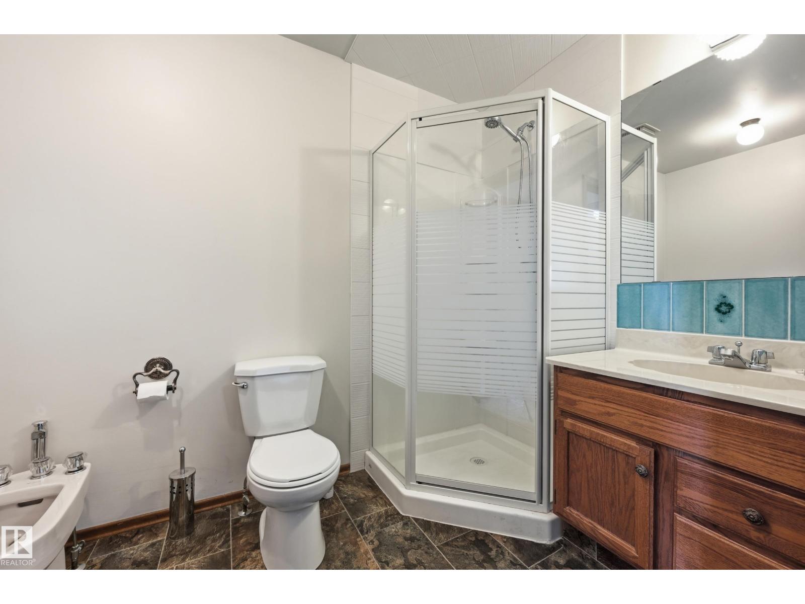 8119 24 Av Nw Property Photo 12