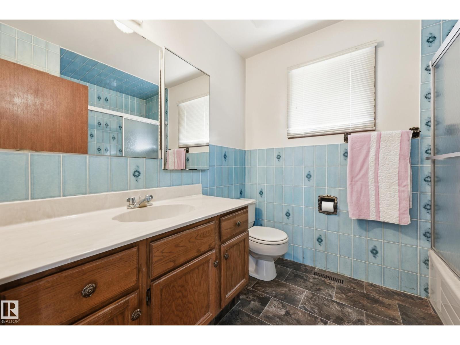 8119 24 Av Nw Property Photo 16