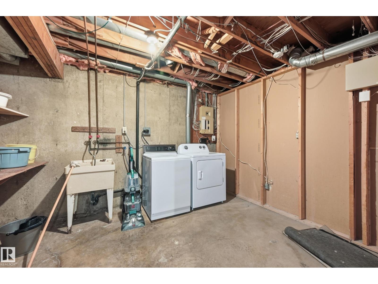 8119 24 Av Nw Property Photo 20