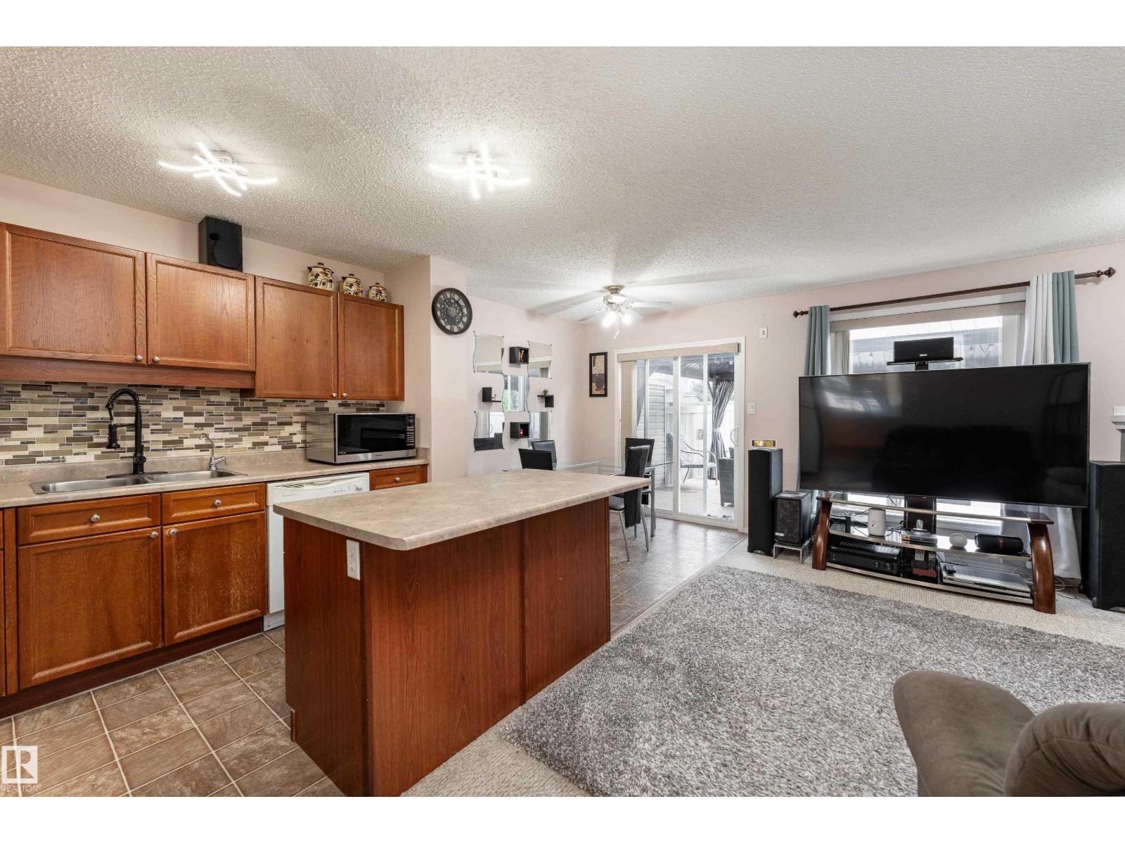 2309 27 Av Nw Property Photo 5