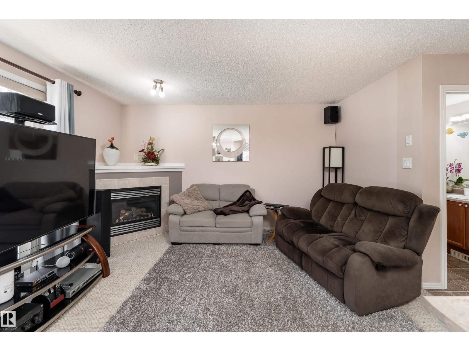 2309 27 Av Nw Property Photo 8