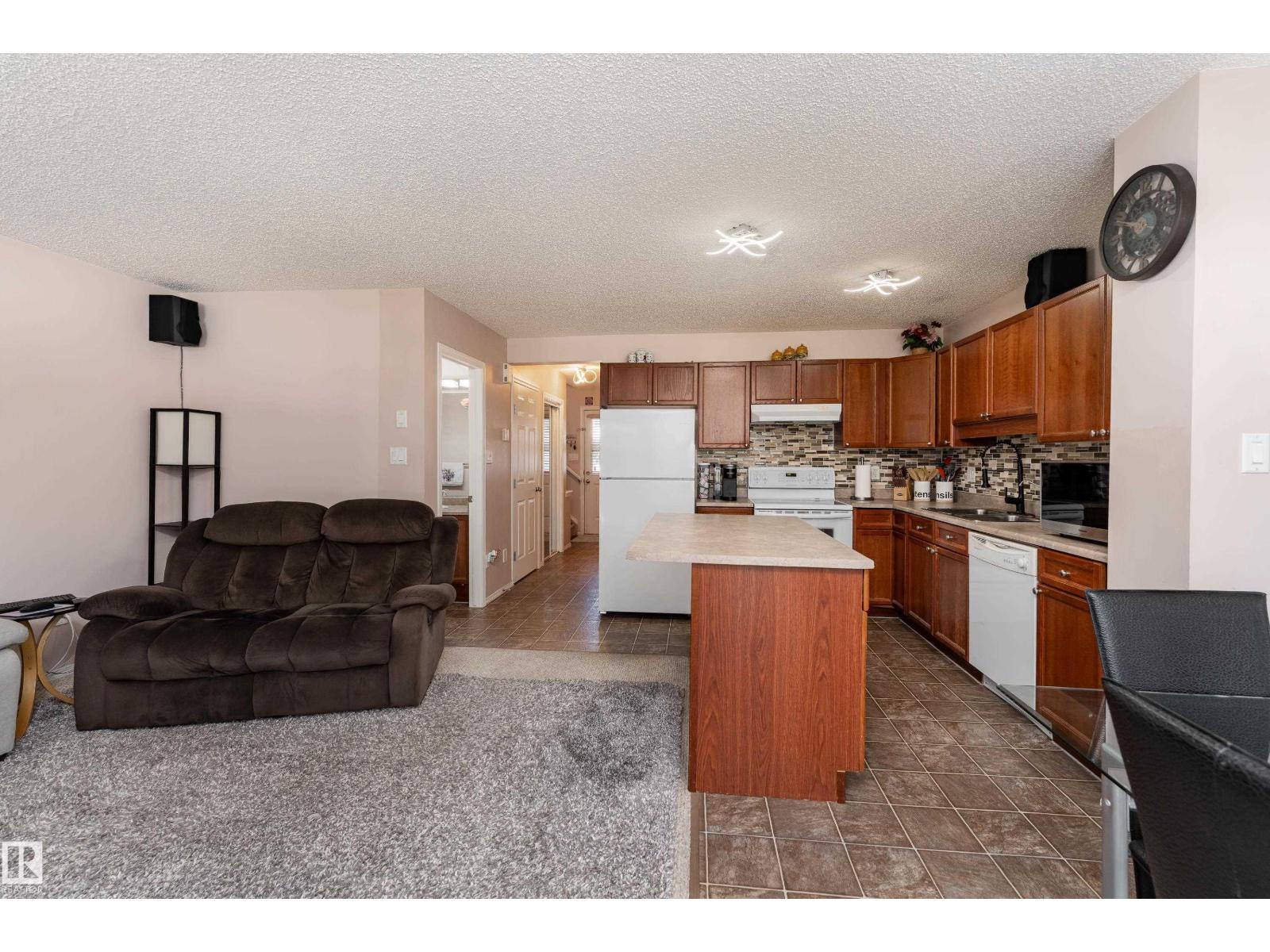 2309 27 Av Nw Property Photo 9