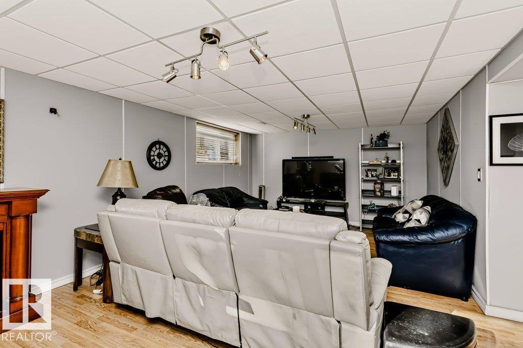 9610 93 Av Property Photo 26