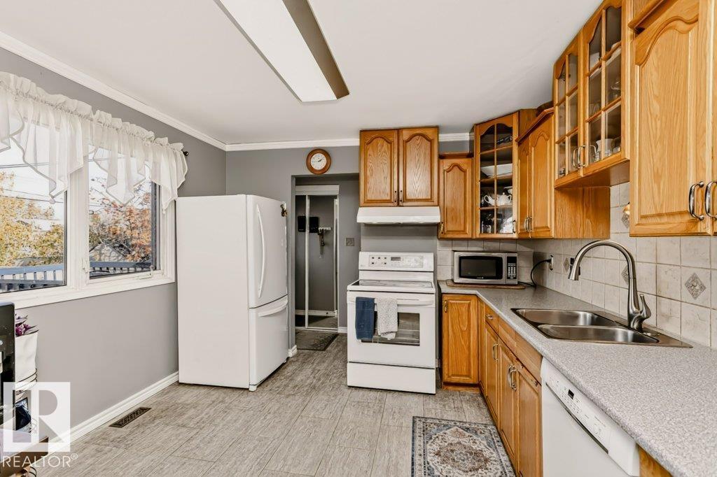 9610 93 Av Property Photo 37