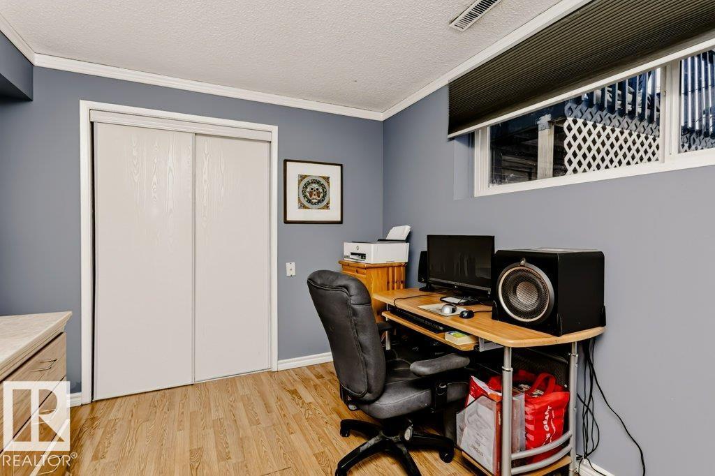 9610 93 Av Property Photo 44