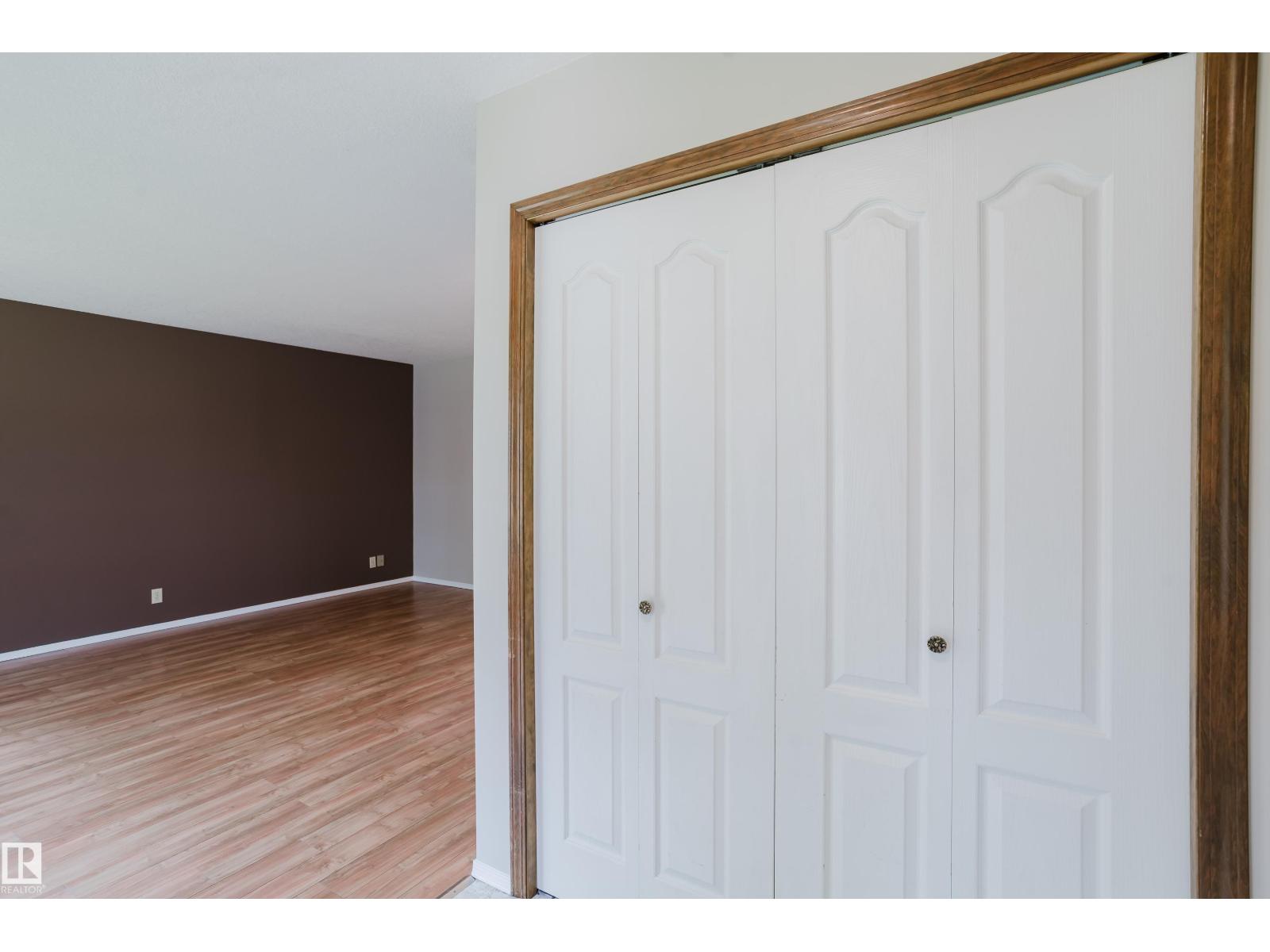 9220 92 St Nw Property Photo 5