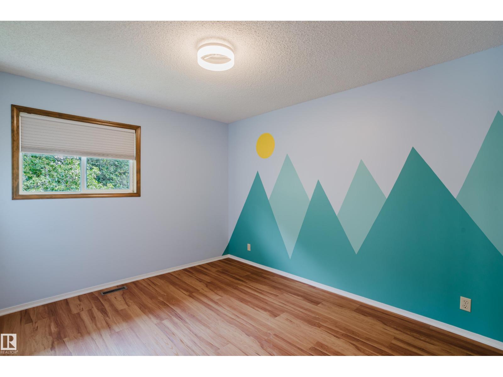9220 92 St Nw Property Photo 18