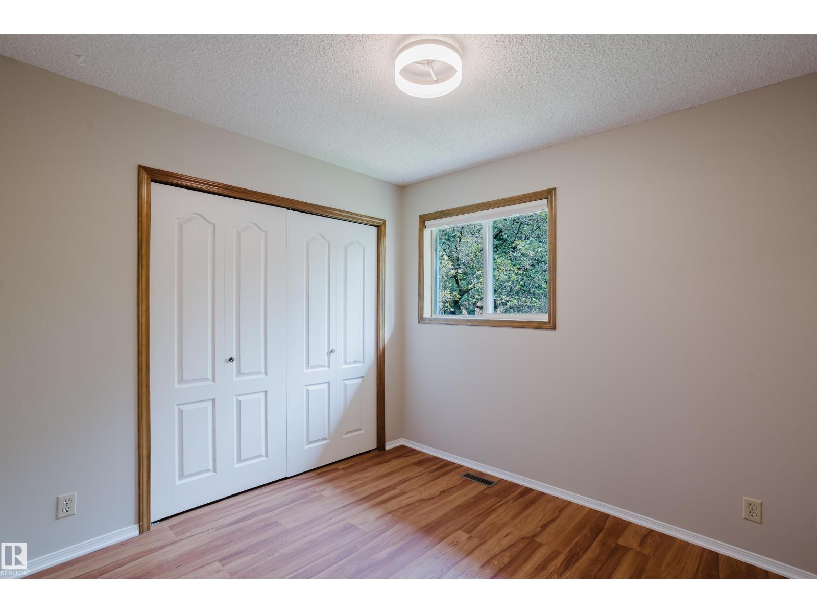 9220 92 St Nw Property Photo 19