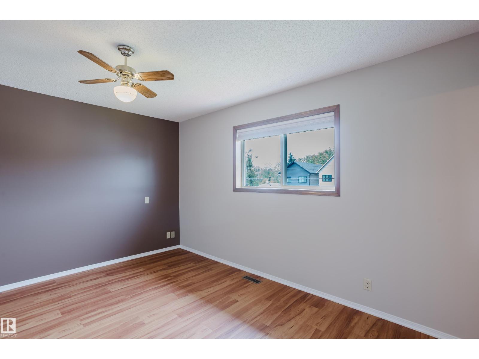 9220 92 St Nw Property Photo 25